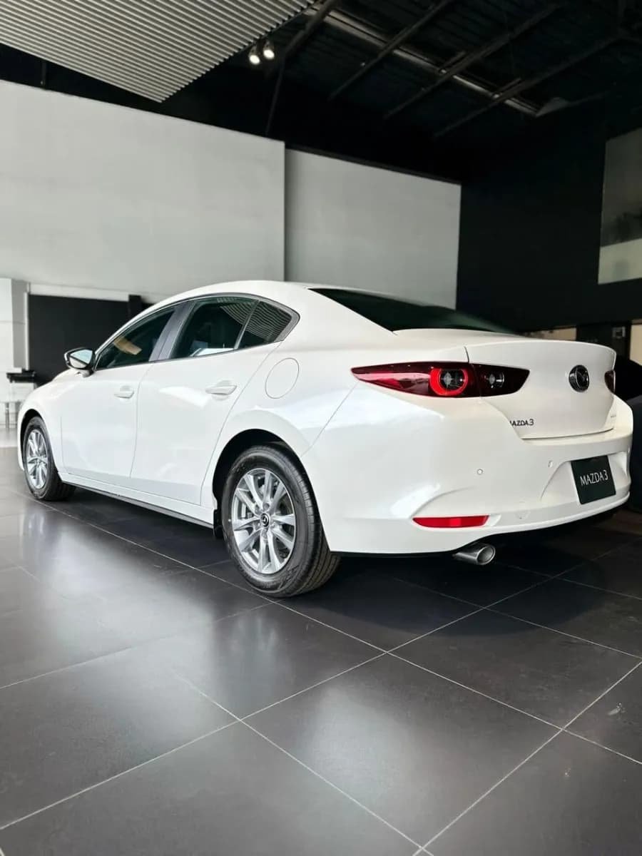 Mazda 3 Touring Híbrido 2025 Blanco
