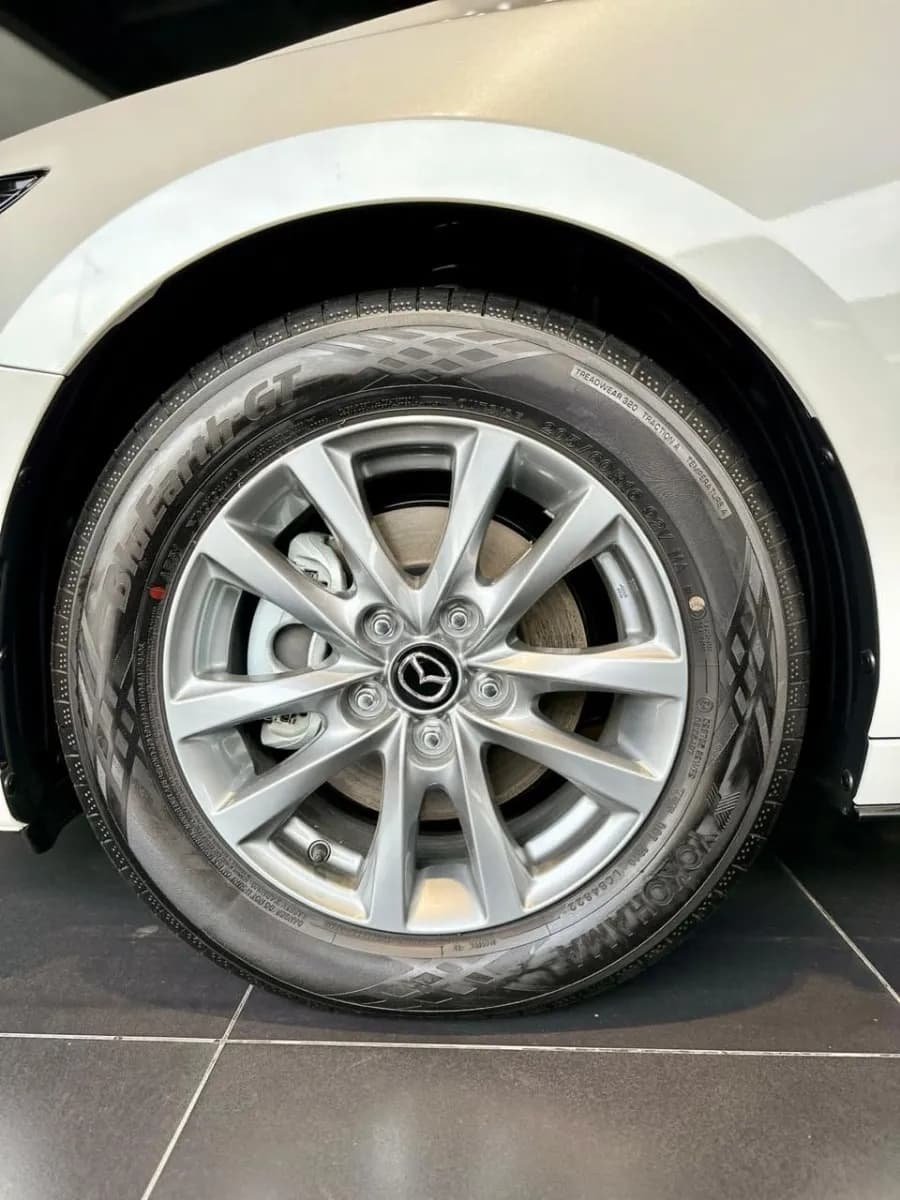 Mazda 3 Touring Híbrido 2025 Blanco