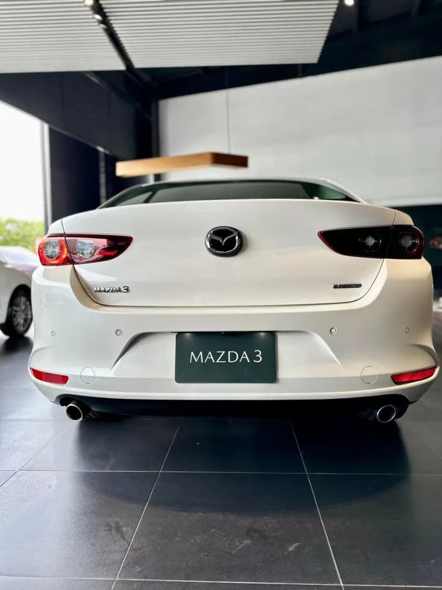 Mazda 3 Touring Híbrido 2025 Blanco