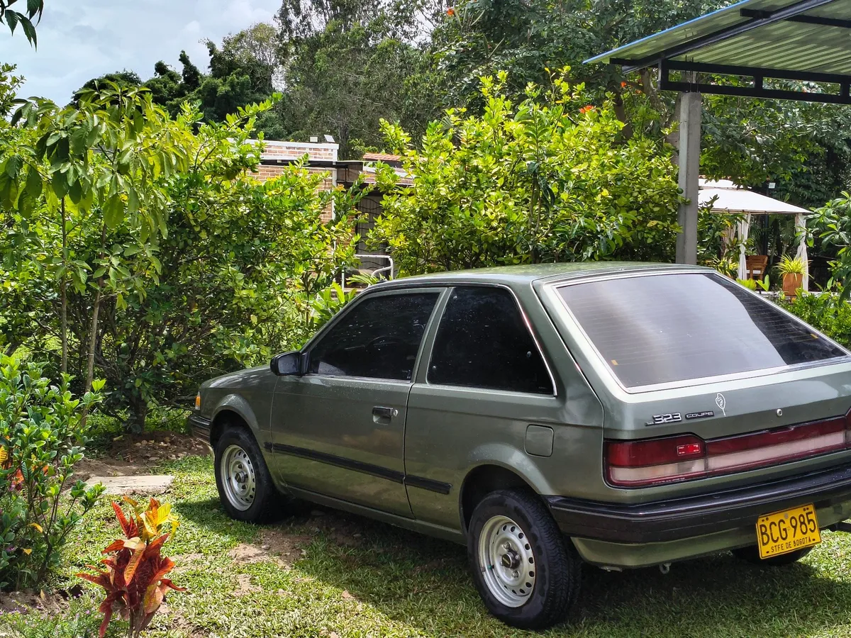 Mazda 323 1993 Verde Ocaña