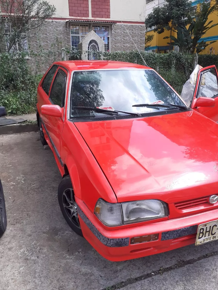 Mazda 323 1.3 He año 1996