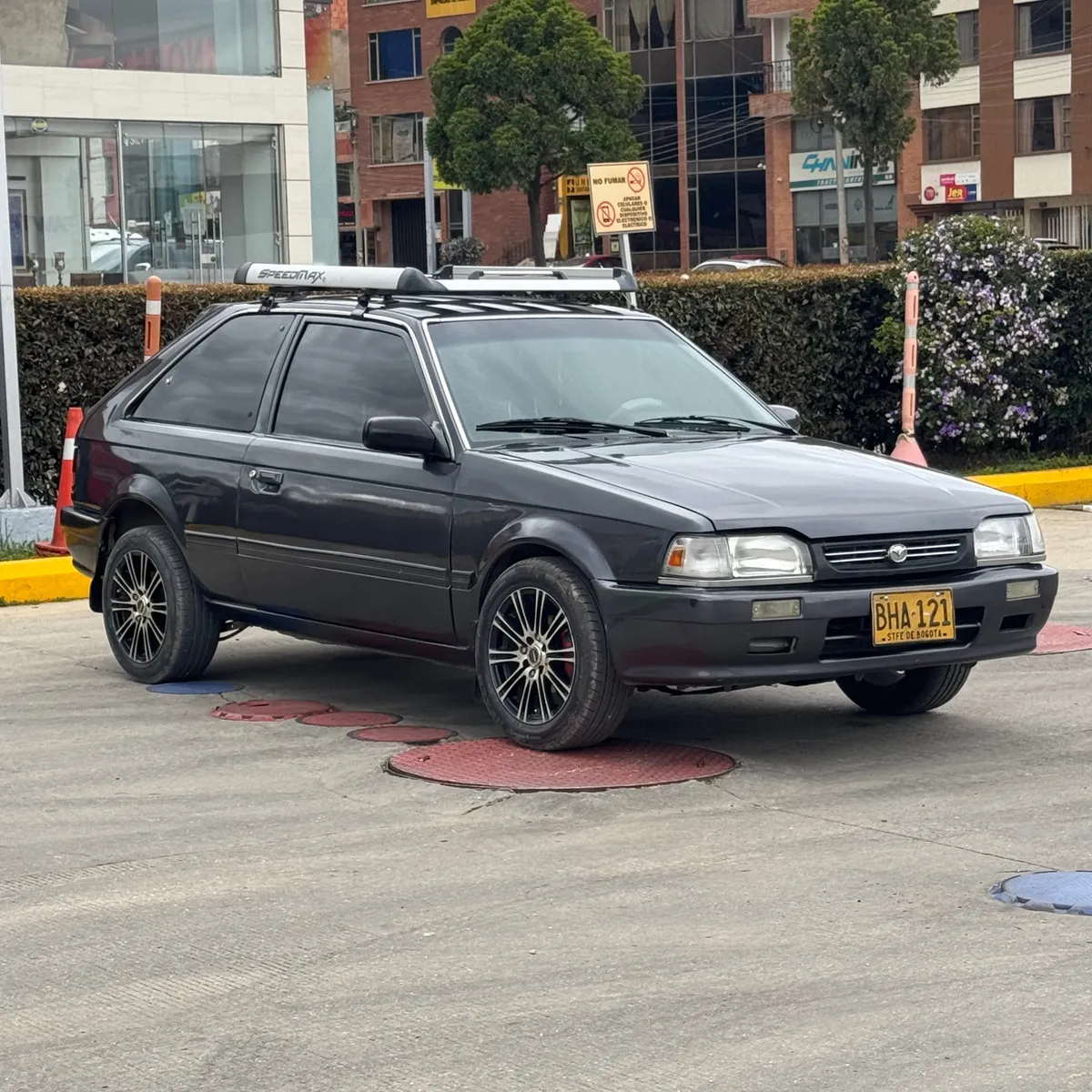 Mazda 323 1996 Gris Duitama