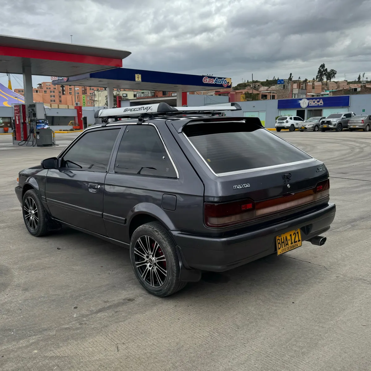 Mazda 323 1996 Gris Duitama