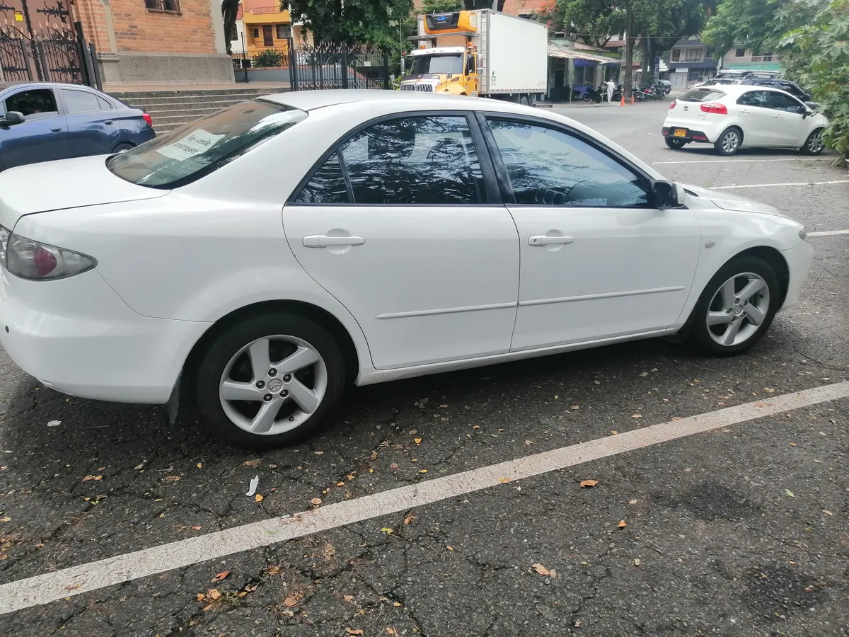 Mazda 6 2005 Blanco Bello