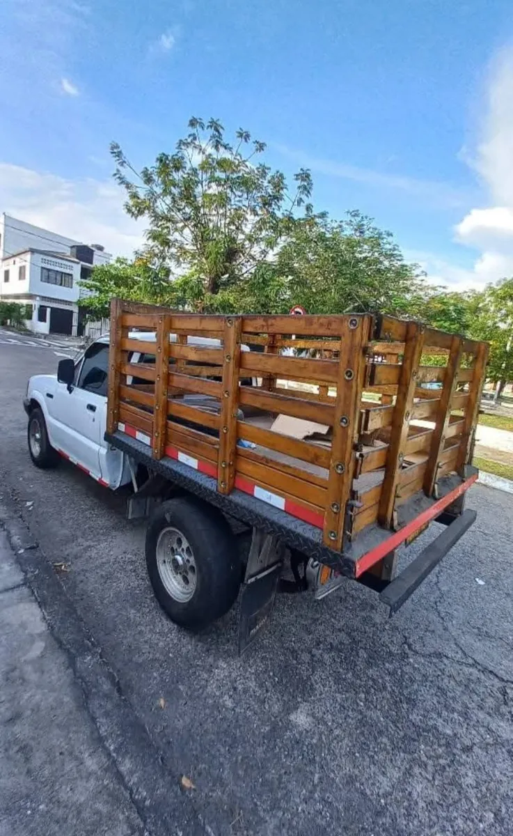 Mazda B2000 1989 Blanco Honda