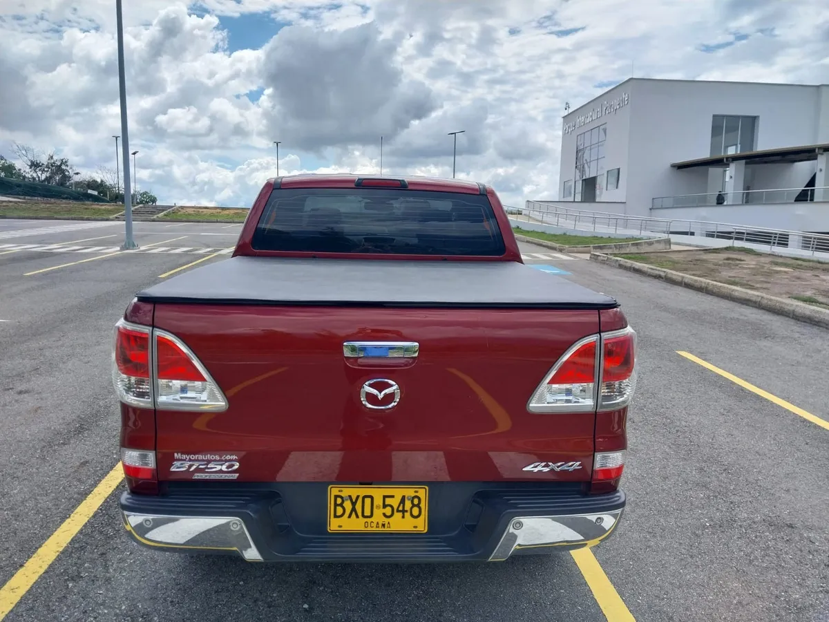 Mazda BT-50 2014 Rojo Ocaña