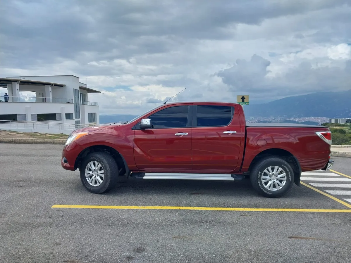 Mazda BT-50 2014 Rojo Ocaña