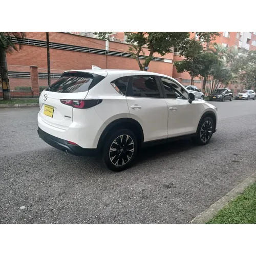 Mazda CX-5 2024 Blanco Medellín