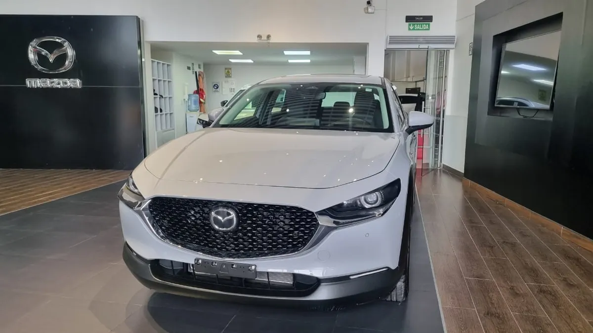 Mazda CX-30 2026 Gris Neiva