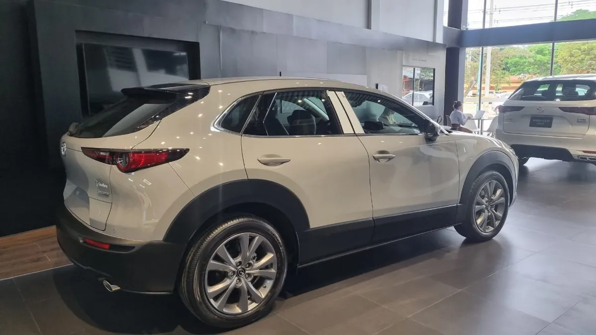 Mazda CX-30 2026 Gris Neiva
