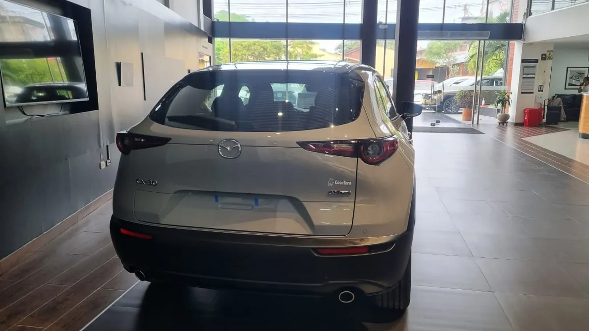 Mazda CX-30 2026 Gris Neiva