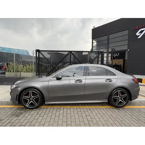 Mercedes-Benz A 180 2022 Gris Bogotá