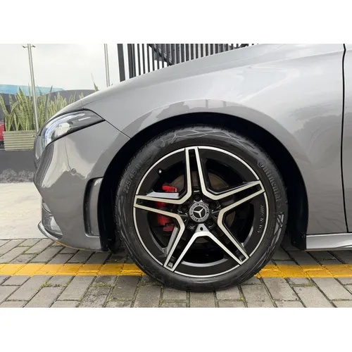 Mercedes-Benz A 180 2022 Gris Bogotá