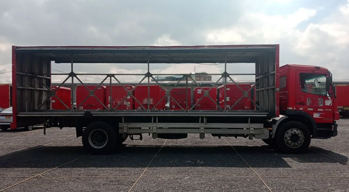 Mercedes-Benz ATEGO 1725 2007 Rojo Bogotá