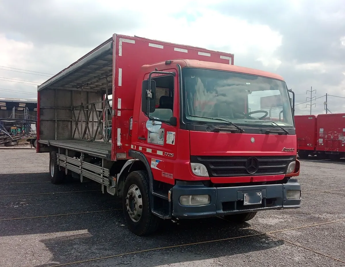 Mercedes-Benz ATEGO 1725 2007 Rojo Bogotá