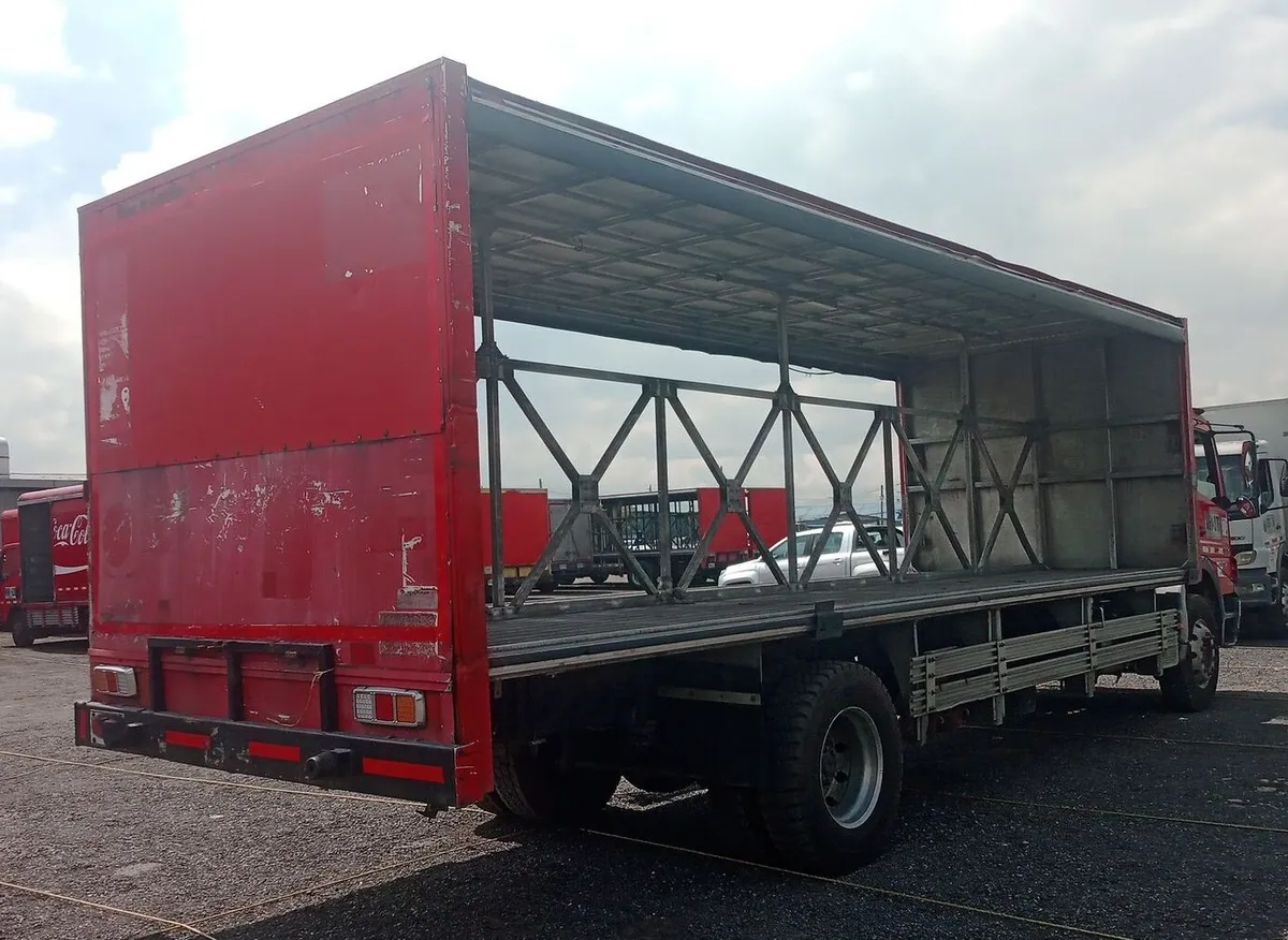 Mercedes-Benz ATEGO 1725 2007 Rojo Bogotá