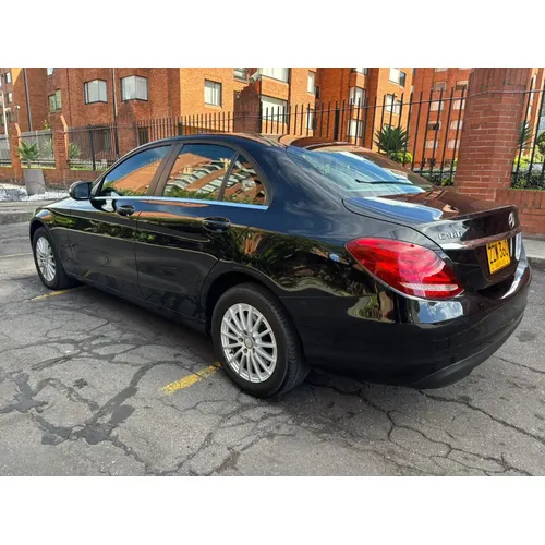 Mercedes-Benz C 180 2015 Negro Bogotá