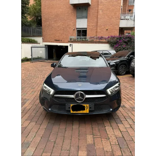 Mercedes-Benz Clase A 2022 Azul Bogotá