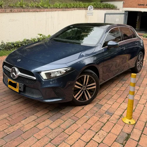 Mercedes-Benz Clase A 2022 Azul Bogotá