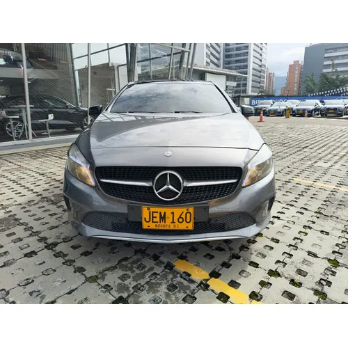 Mercedes-Benz A 200 2017 Gris Bogotá