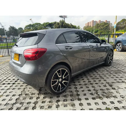 Mercedes-Benz A 200 2017 Gris Bogotá