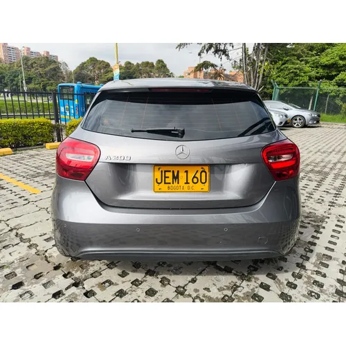 Mercedes-Benz A 200 2017 Gris Bogotá