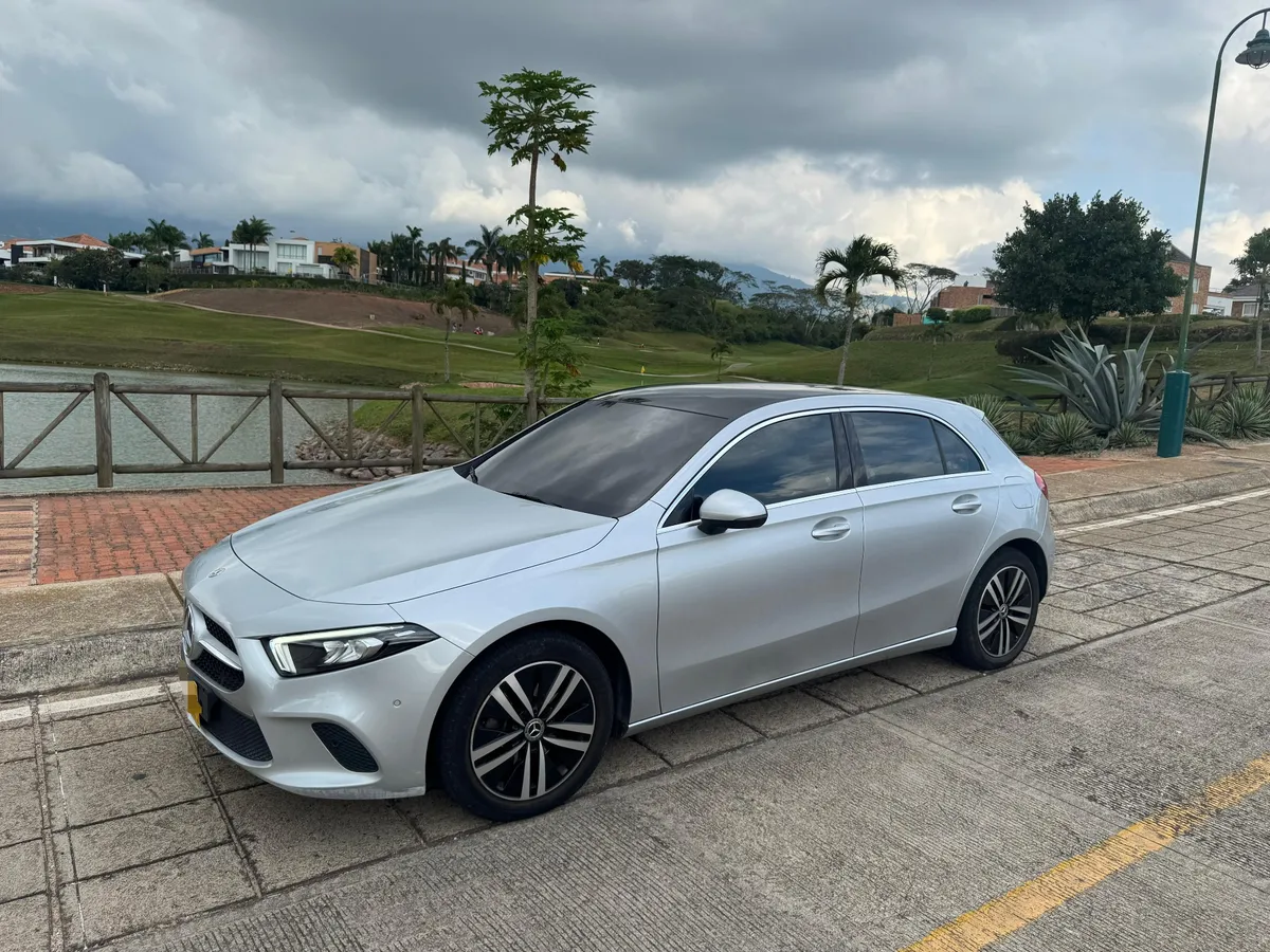 Mercedes-Benz A 200 2021 Plateado Floridablanca
