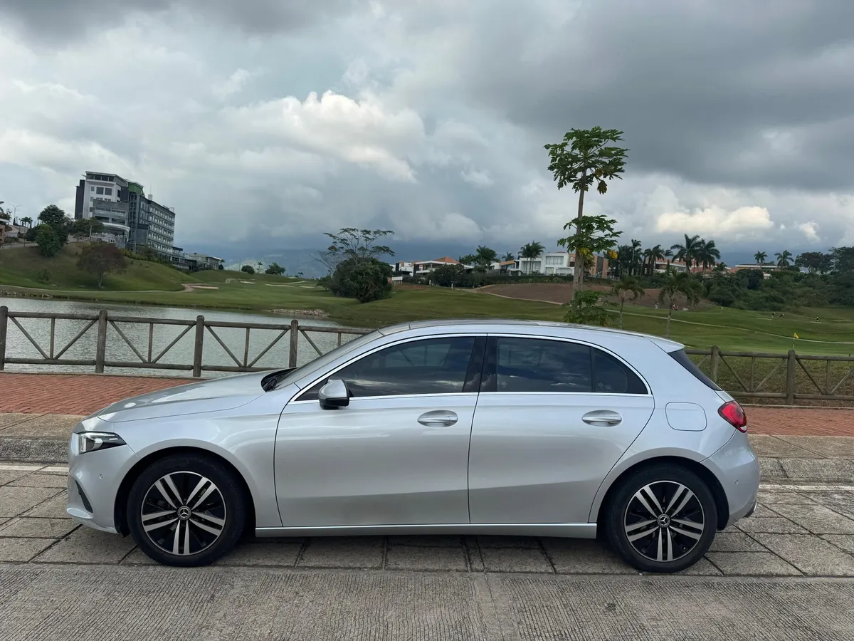 Mercedes-Benz A 200 2021 Plateado Floridablanca