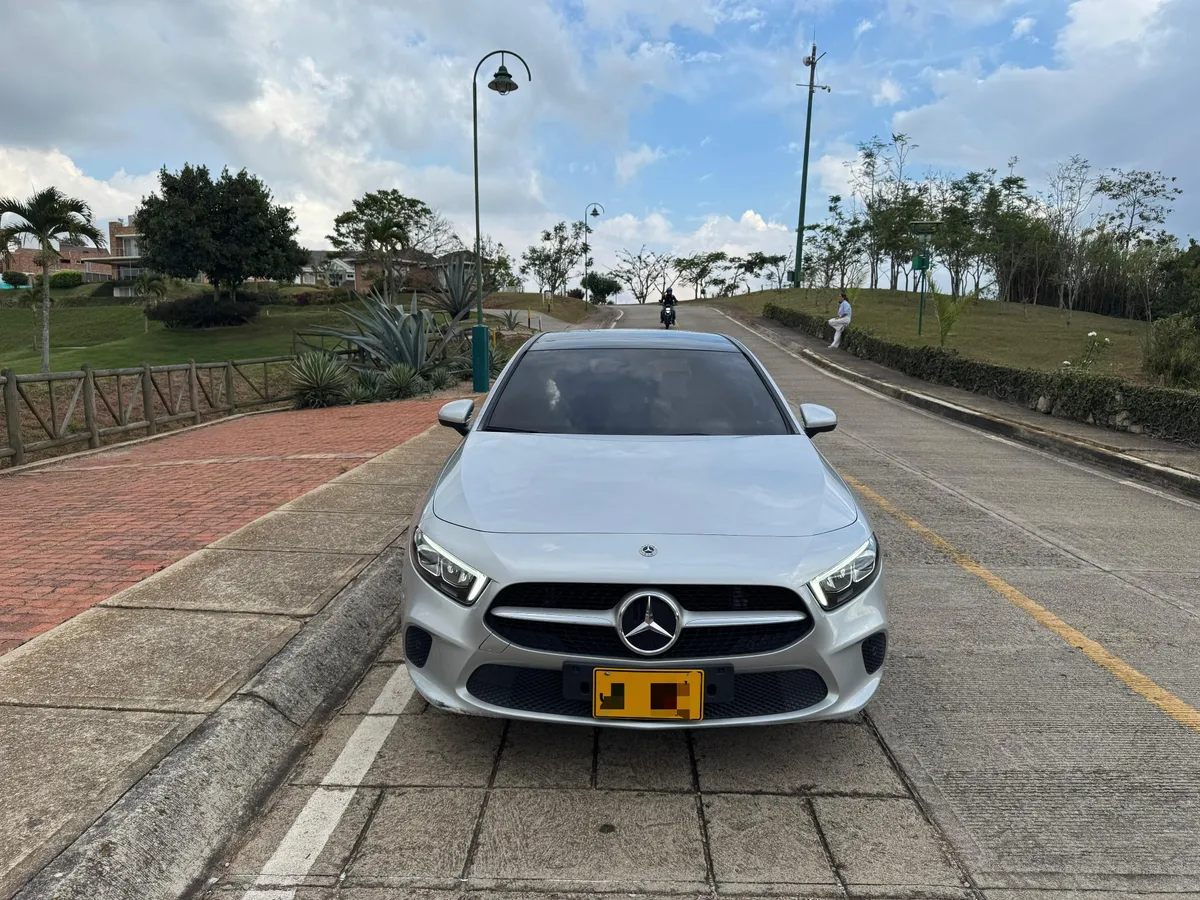 Mercedes-Benz A 200 2021 Plateado Floridablanca