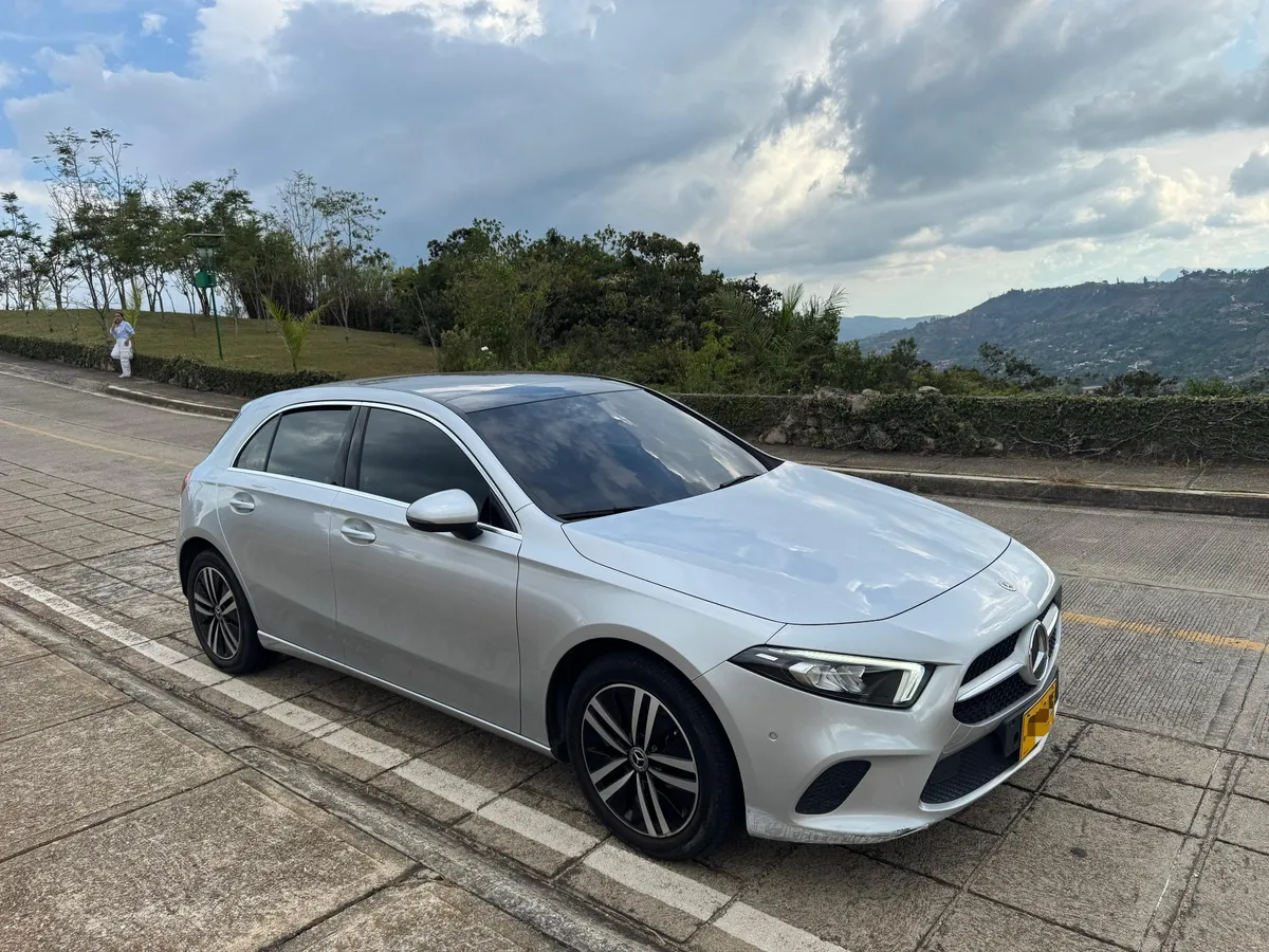Mercedes-Benz A 200 2021 Plateado Floridablanca