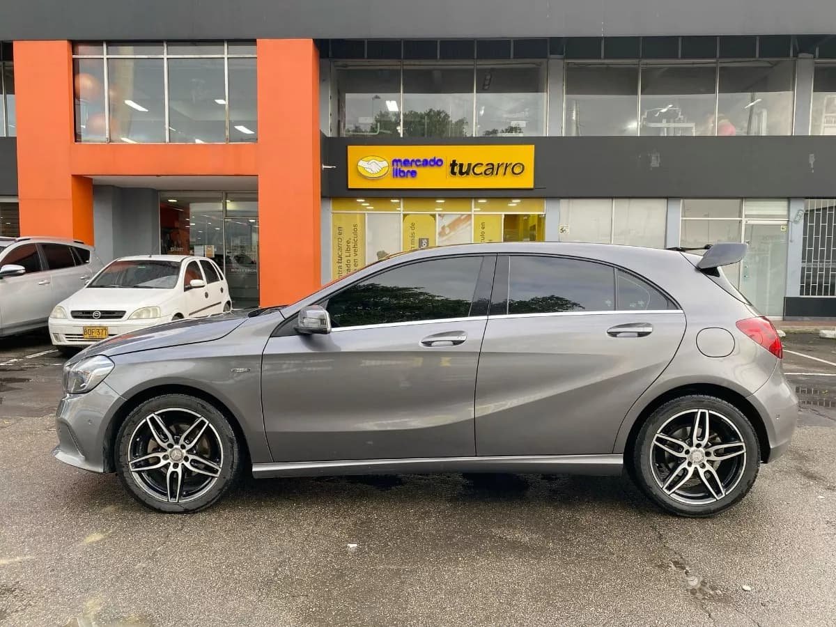 Mercedes-Benz Clase A 1.6 TURBO A200 AMG 2016