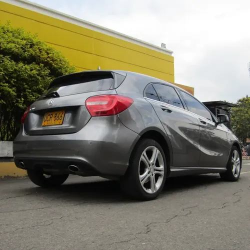 Mercedes-Benz A 200 2015 Gris Bogotá