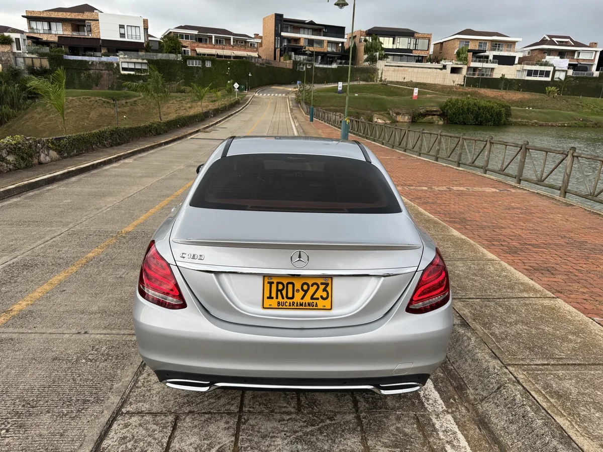 Mercedes-Benz C 180 2017 Plateado Floridablanca
