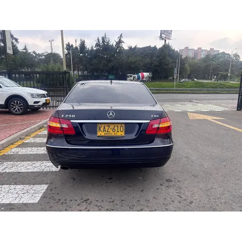 Mercedes-Benz C 250 2010 Azul Bogotá