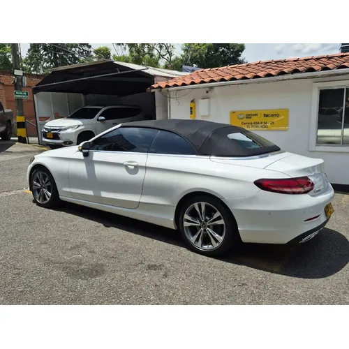 Mercedes-Benz C 200 2021 Blanco Medellín