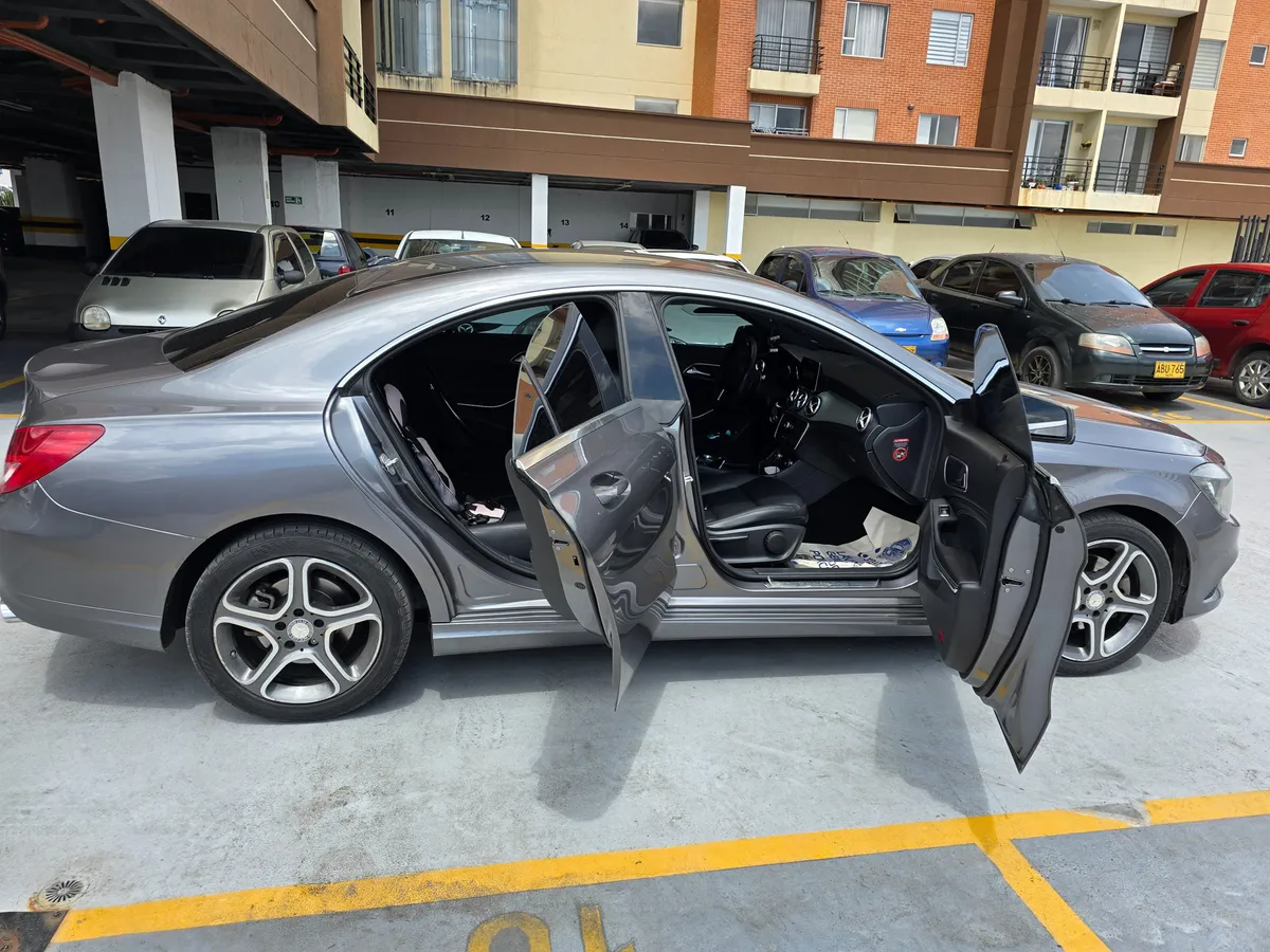 Mercedes-Benz CLA 200 2015 Gris Tunja