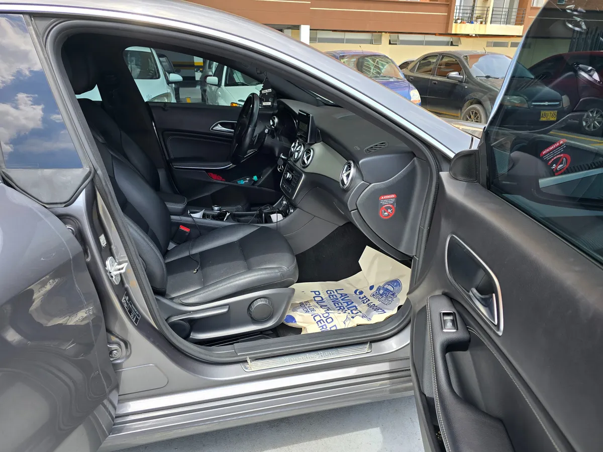 Mercedes-Benz CLA 200 2015 Gris Tunja