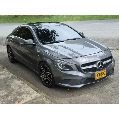 Mercedes-Benz CLA 200 2014 Gris Medellín