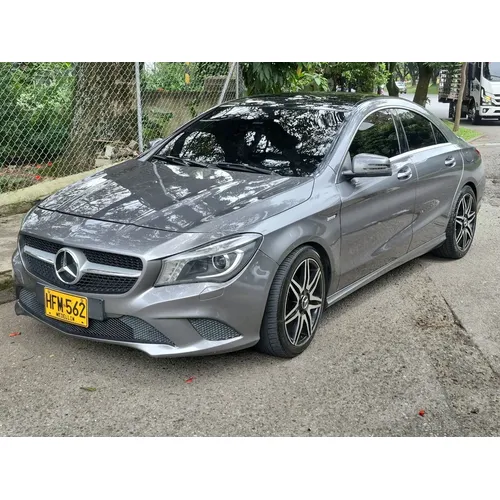Mercedes-Benz CLA 200 2014 Gris Medellín