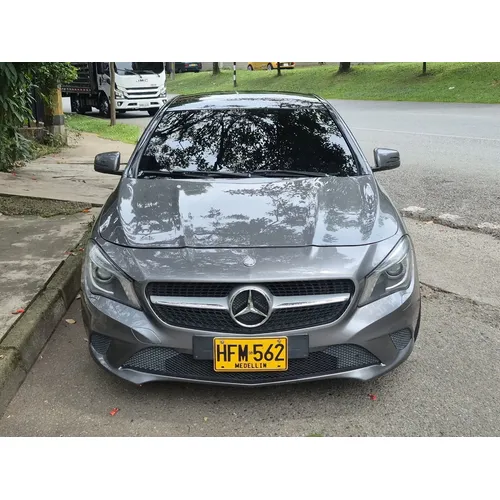 Mercedes-Benz CLA 200 2014 Gris Medellín