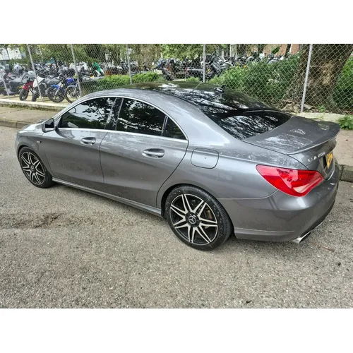 Mercedes-Benz CLA 200 2014 Gris Medellín