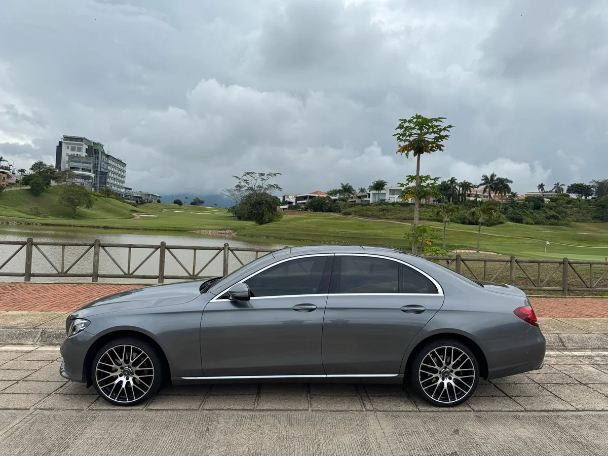 Mercedes-Benz E 200 2020 Gris Floridablanca