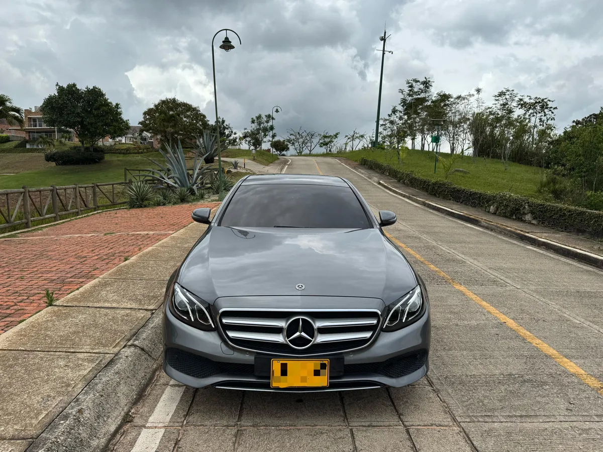 Mercedes-Benz E 200 2020 Gris Floridablanca