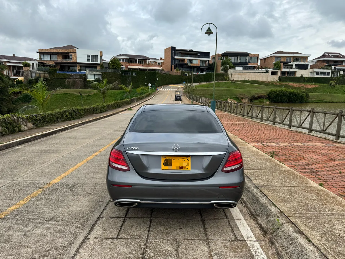 Mercedes-Benz E 200 2020 Gris Floridablanca