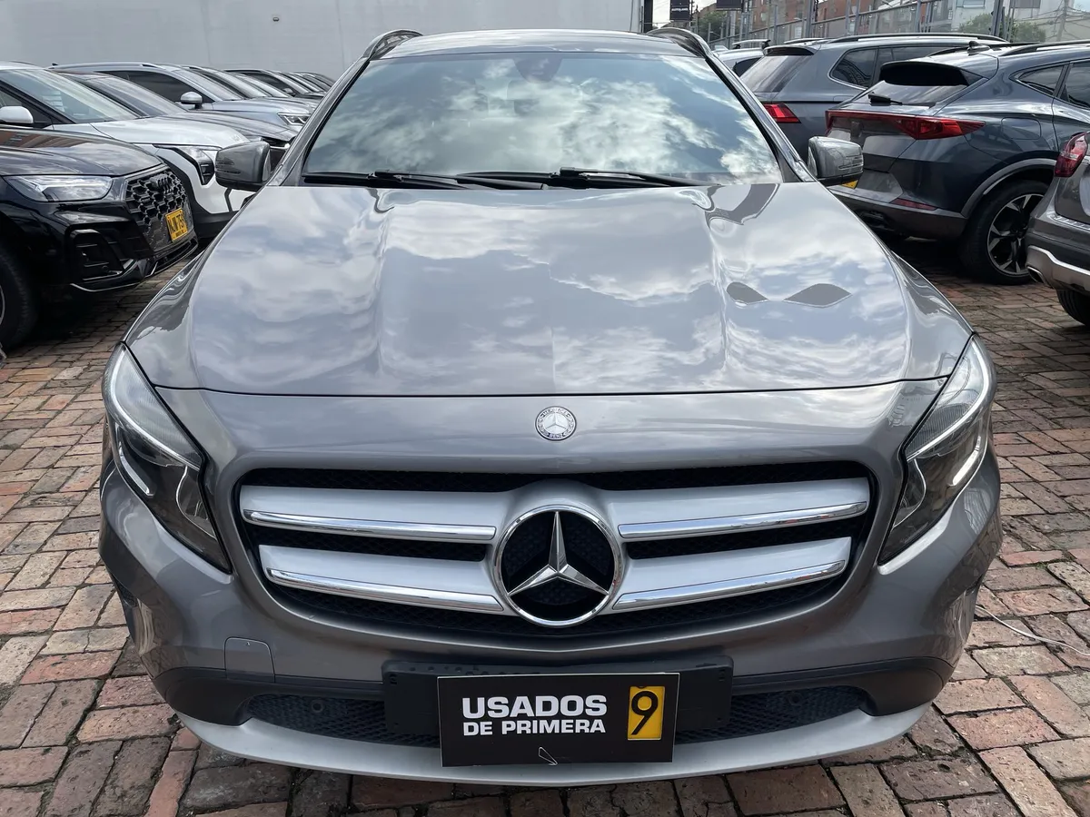 Mercedes-Benz GLA 200 2017 Gris Bogotá