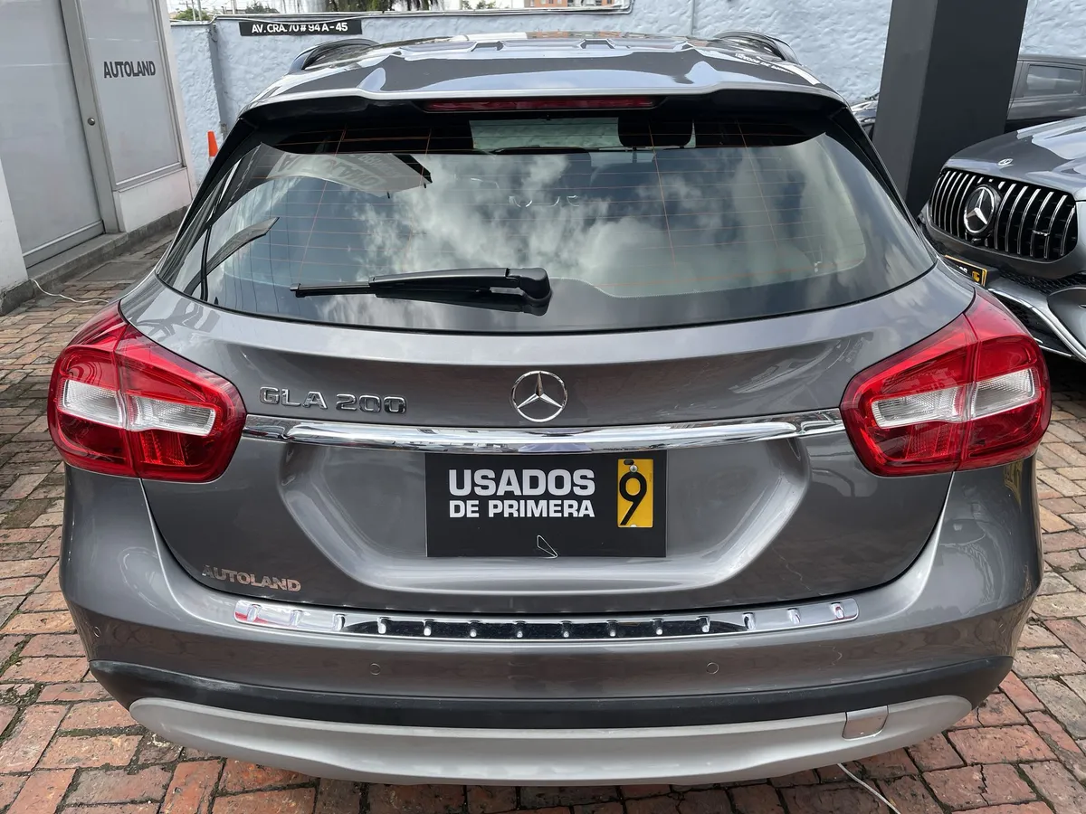 Mercedes-Benz GLA 200 2017 Gris Bogotá