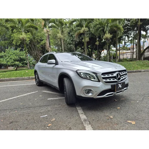 Mercedes-Benz GLA 200 2019 Plateado Medellín