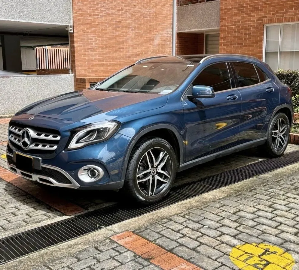 Mercedes-Benz GLA 200 2020 Azul Bogotá