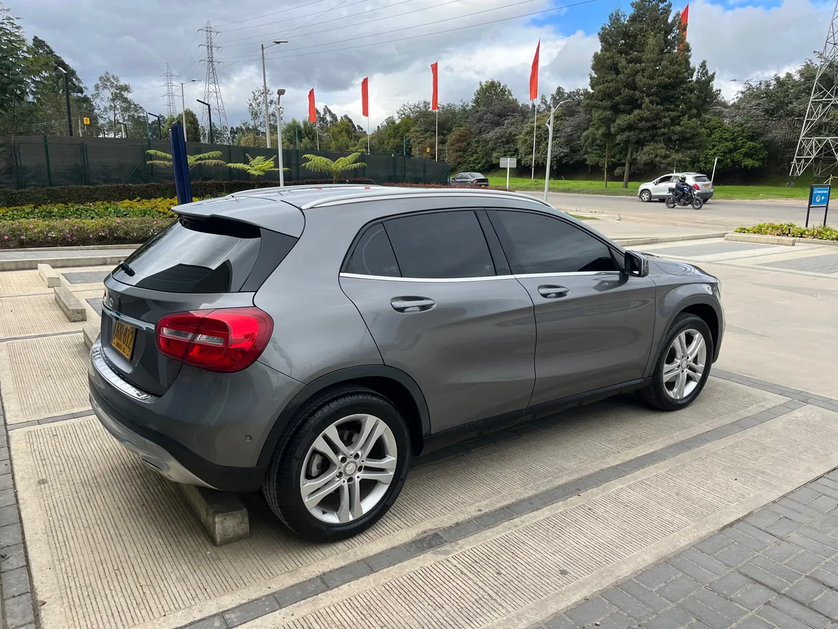 Mercedes-Benz GLA 200 2015 Gris Cota
