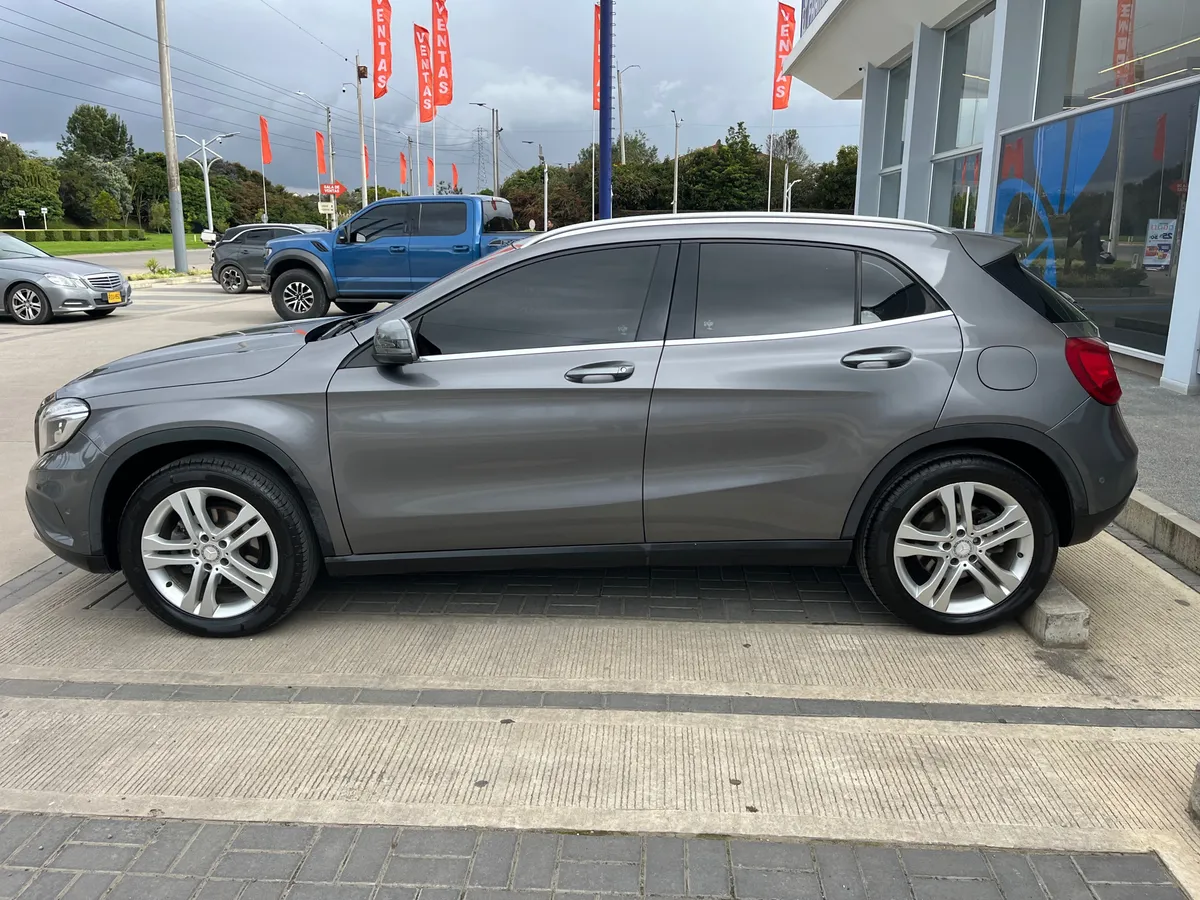 Mercedes-Benz GLA 200 2015 Gris Cota